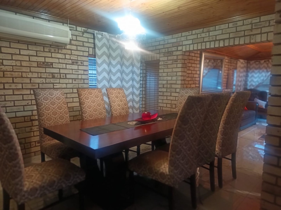 3 Bedroom Property for Sale in Roylglen Gardens Northern Cape